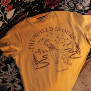 The World is Ours musztarda koszulka Freddie and Wolf